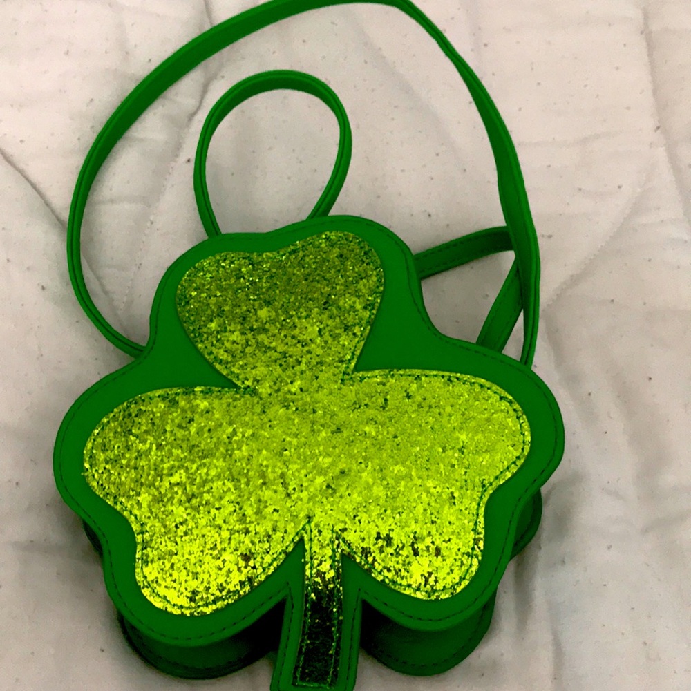 Small shamrock purse.